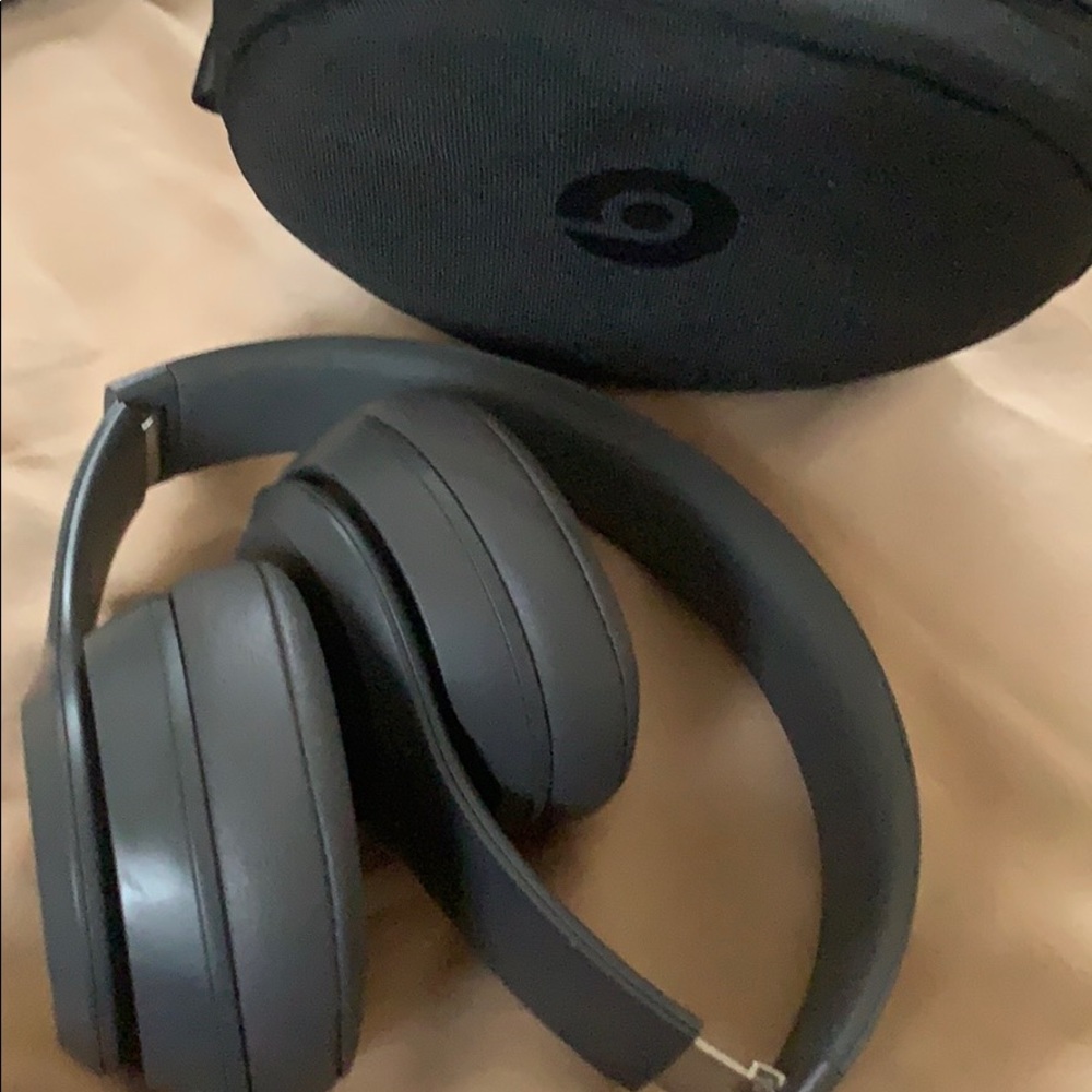 Beats brand new with bag